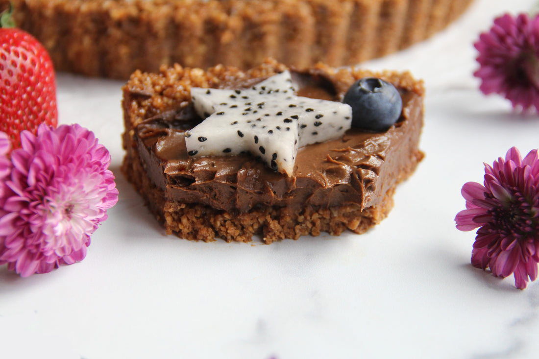 Gluten-free Chocolate Avocado Mousse Tart with Meli’s cookie crust and fresh berries – healthy dessert